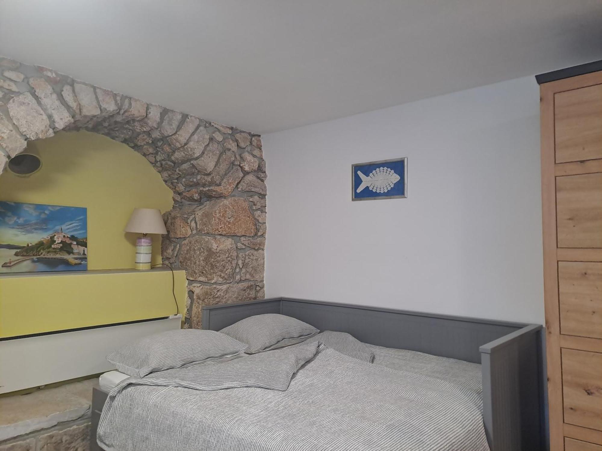 Greta Appartement Vrbnik Buitenkant foto