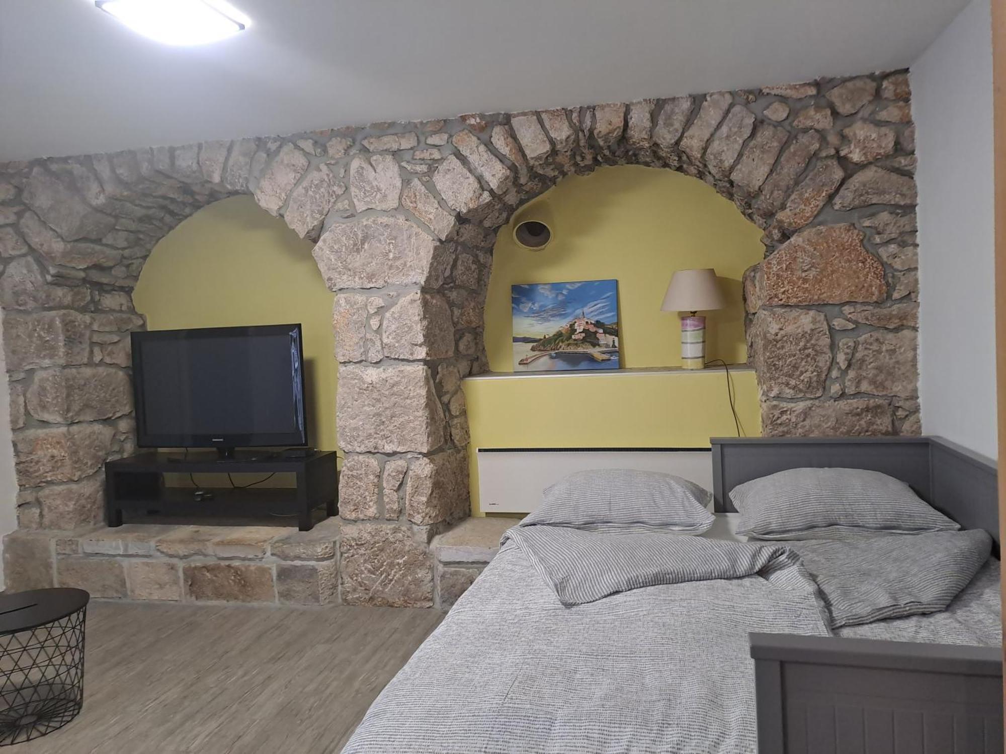Greta Appartement Vrbnik Buitenkant foto