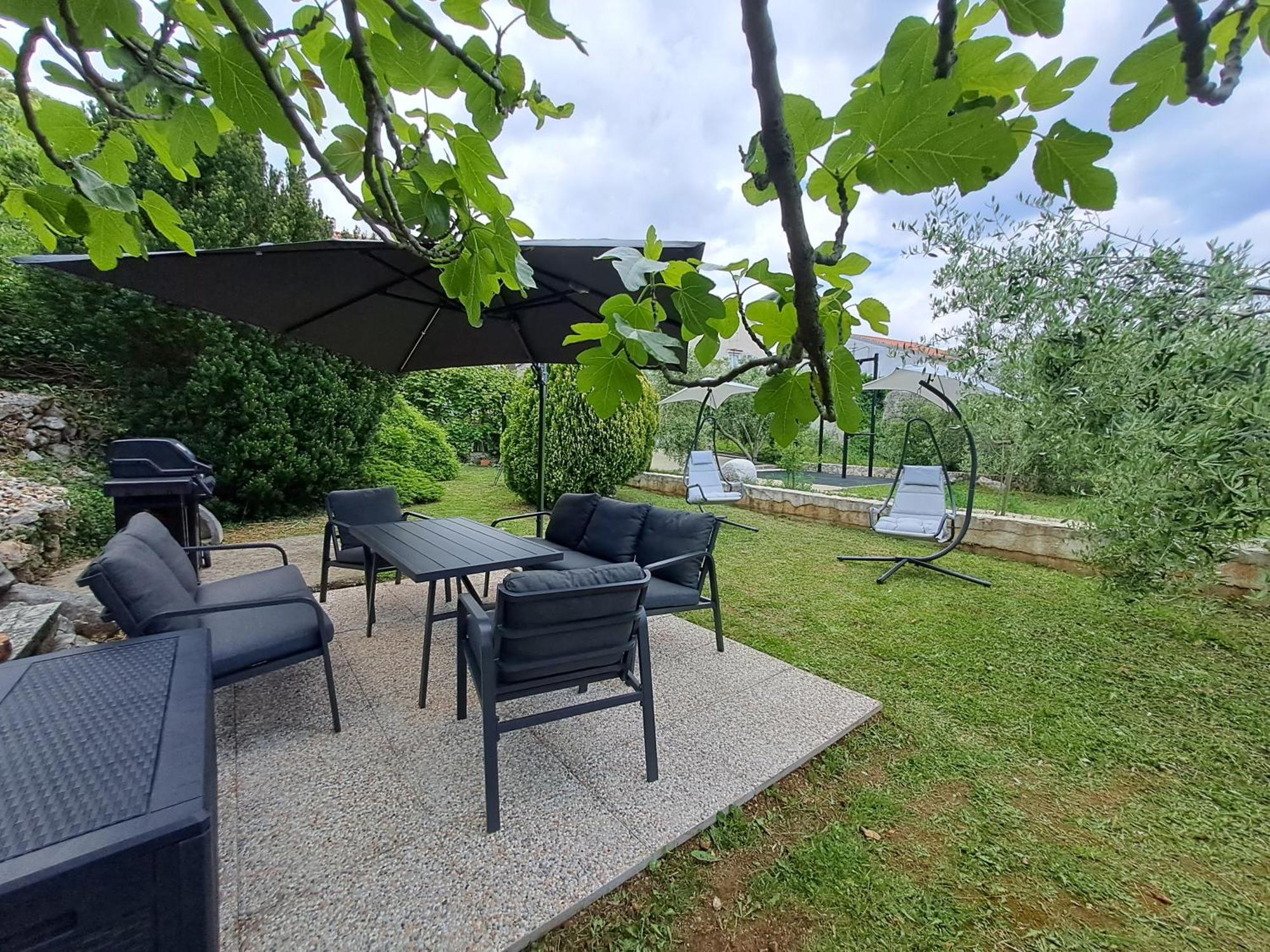 Greta Appartement Vrbnik Buitenkant foto